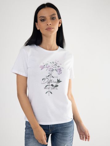 Ženska majica sa cvetnim uzorkom