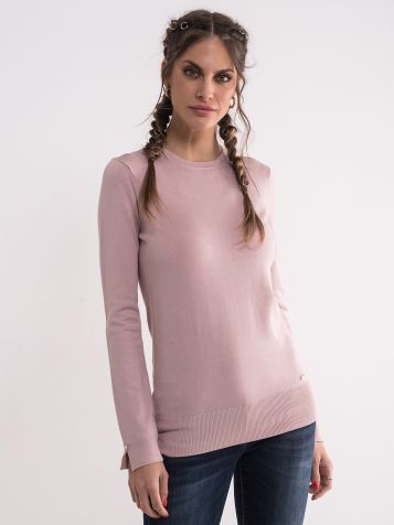 Ženski džemper u puder boji