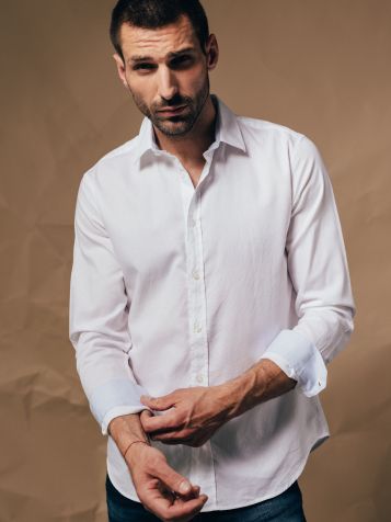 Muška bela košulja