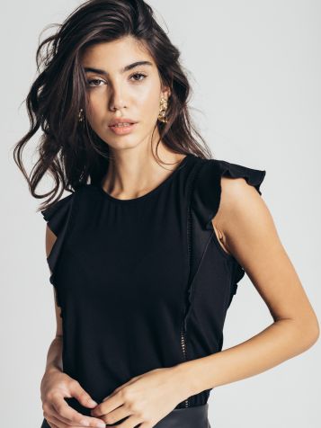 Elegantna crna majica