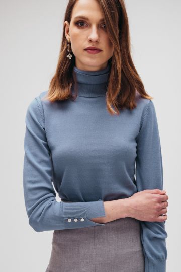 Džemper sa rolkom u plavoj boji