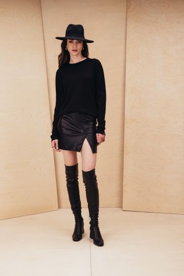 Ženski džemper u crnoj boji