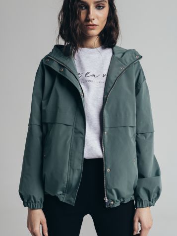 Oversize jakna u maslinasto zelenoj boji