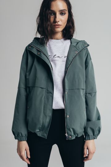 Oversize jakna u maslinasto zelenoj boji