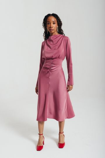 Elegantna haljina u roze boji
