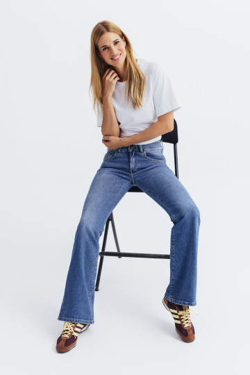 Ženske slim fit flare farmerke sa srednjim strukom -model 204