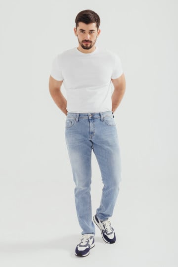 Slim fit farmerke comfort denim -model 106 svetli denim