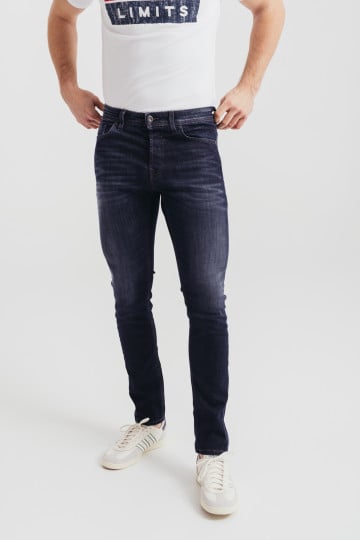 Skinny fit farmerke od strech denima -model 115