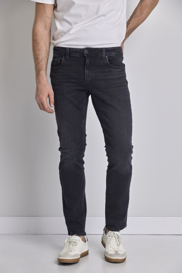 Muške farmerke slim fit kroja sa suženim nogavicama - model 106