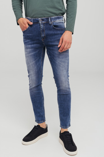 Muške skinny farmerke sa super skinny nogavicom i srednjim strukom - model 111