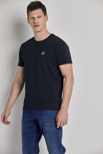 Muška pamučna majica sa minimalističkim detaljem